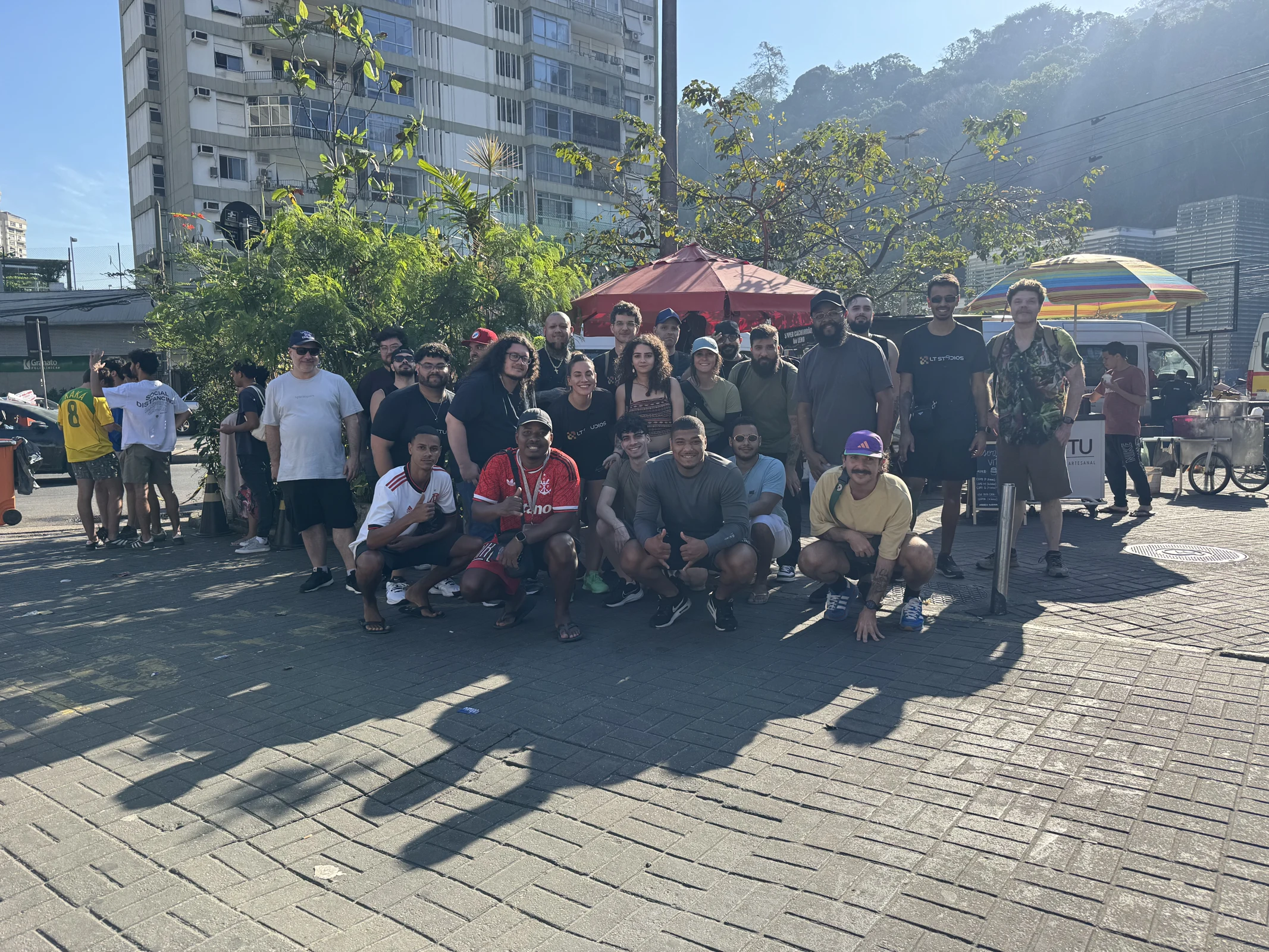 Equipe da LT Studios reunida durante a pesquisa de campo